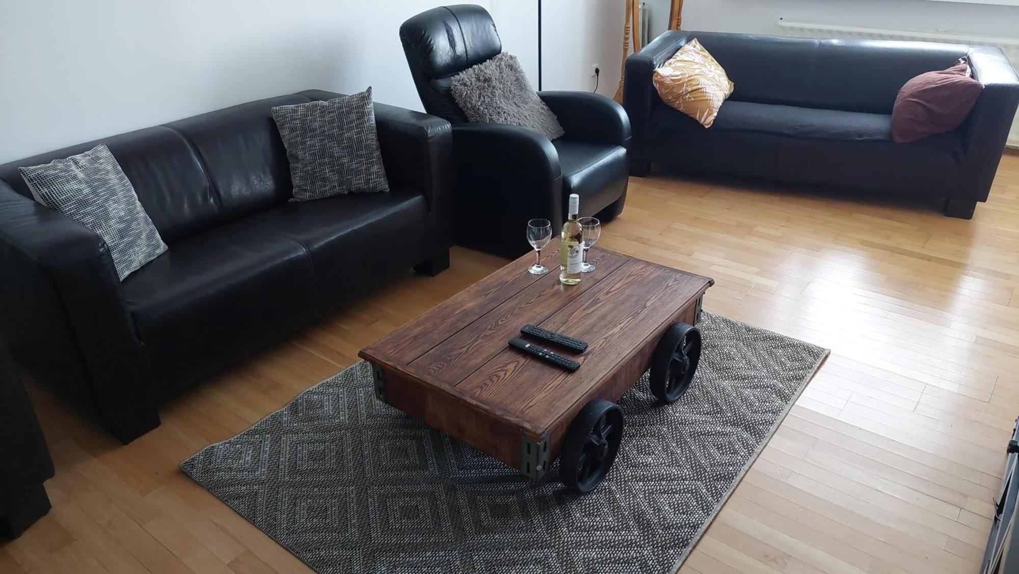 Apartman Surany Exterior foto
